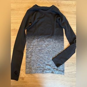 Lululemon Swiftly long sleeve - Size 4 / Black Grey